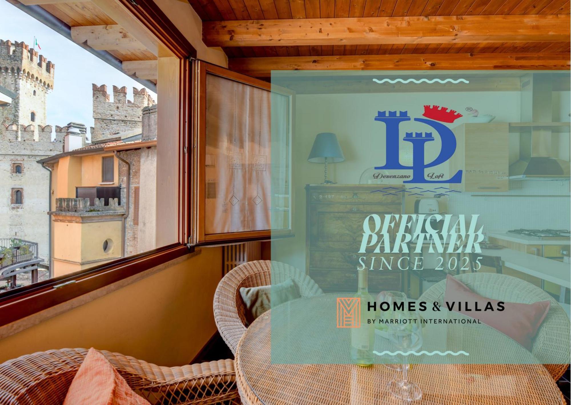 Desenzanoloft Official Partner Marriott Homes & Villas -Penthouse Never Say Never Sirmione Castle View エクステリア 写真