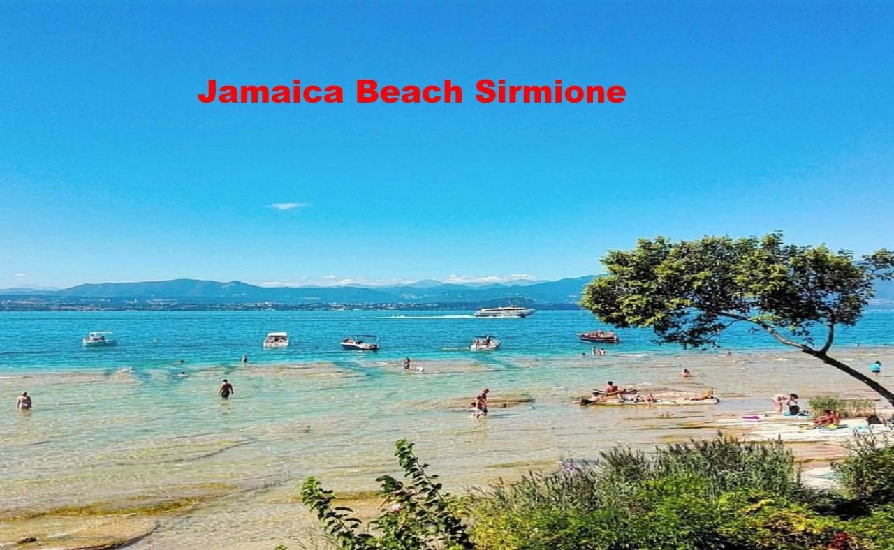 Desenzanoloft Official Partner Marriott Homes & Villas -Penthouse Never Say Never Sirmione Castle View エクステリア 写真