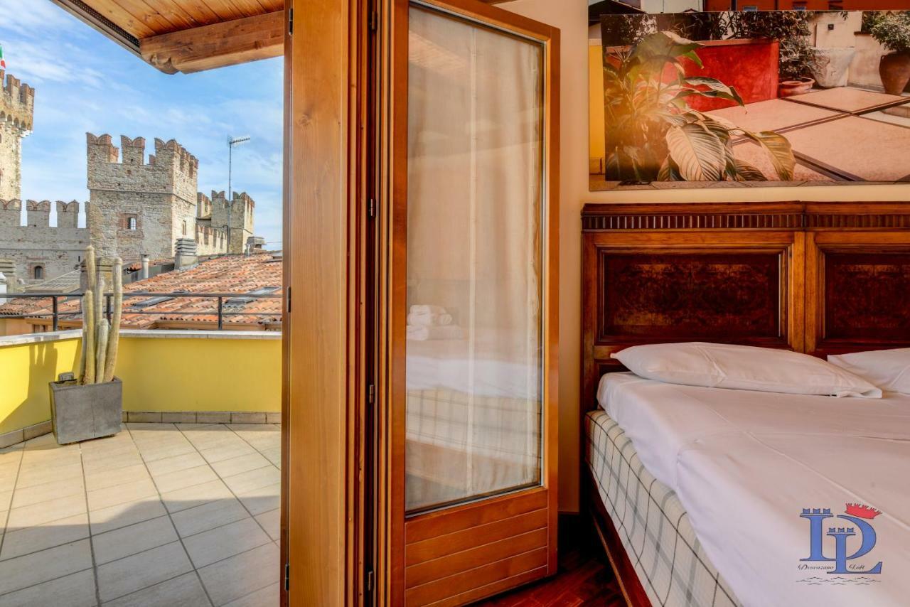 Desenzanoloft Official Partner Marriott Homes & Villas -Penthouse Never Say Never Sirmione Castle View エクステリア 写真