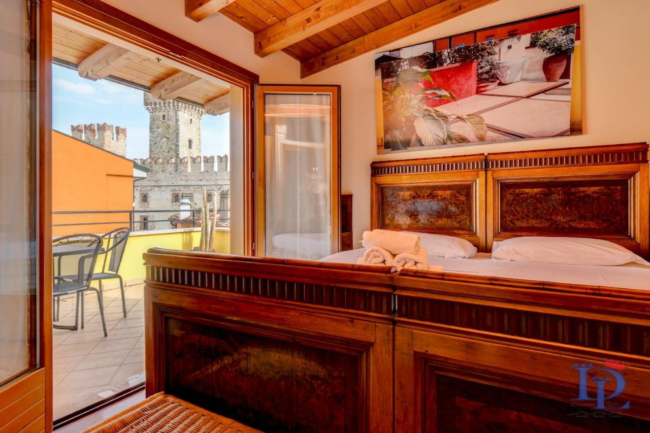 Desenzanoloft Official Partner Marriott Homes & Villas -Penthouse Never Say Never Sirmione Castle View エクステリア 写真