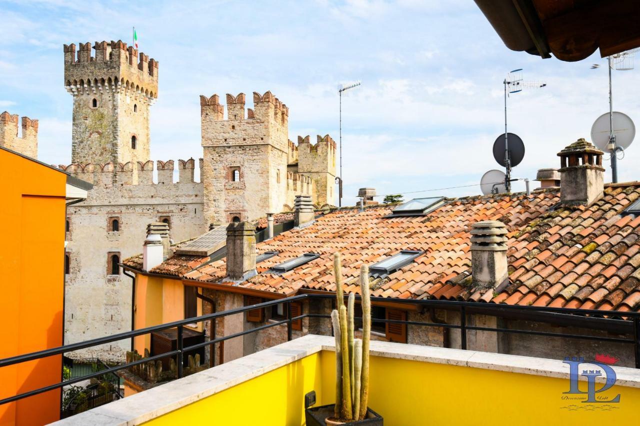 Desenzanoloft Official Partner Marriott Homes & Villas -Penthouse Never Say Never Sirmione Castle View エクステリア 写真