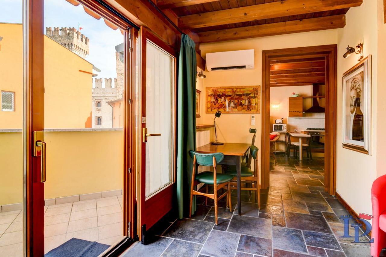 Desenzanoloft Official Partner Marriott Homes & Villas -Penthouse Never Say Never Sirmione Castle View エクステリア 写真